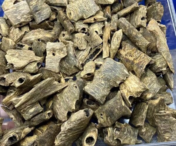 白块料 (6) Dianbai honey-scented white agarwood pieces