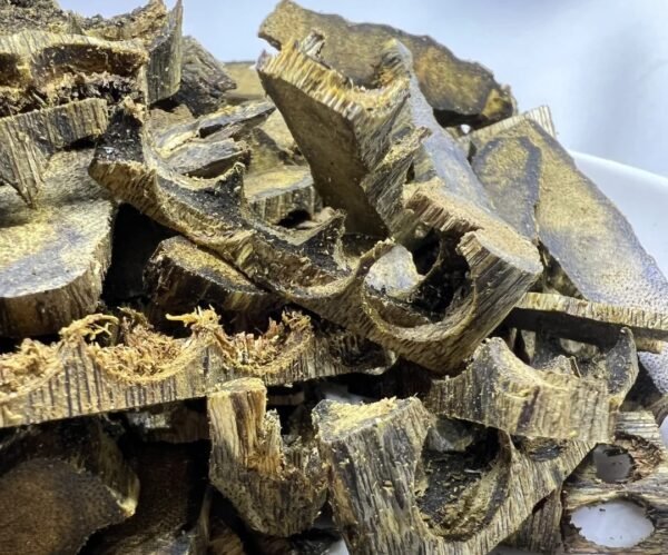 白奇车珠料 (2) White Kynam Agarwood (bead fragments)