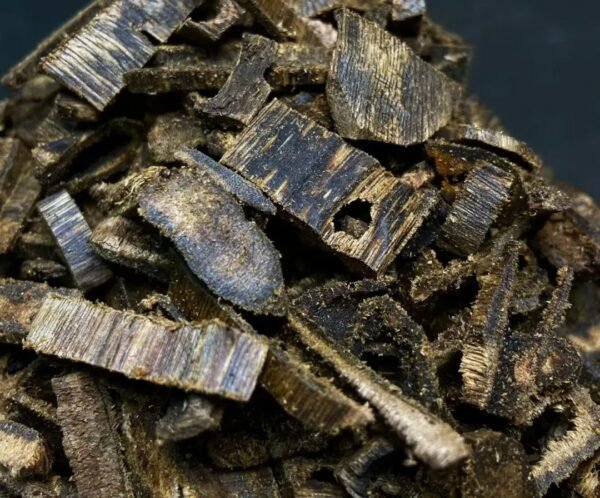 绿奇碎料 (2) Agarwood (Green Kyara) fragments
